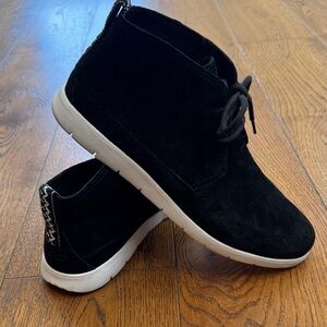 UGG Men’s Chukka Boot Black 11.5